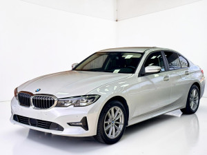 BWM 320i xDrive Sedan foto 1