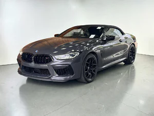 BMW M8 cabrio foto 1