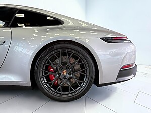 Porsche 911 Carrera 4 GTS foto 6