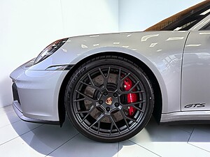 Porsche 911 Carrera 4 GTS foto 5