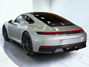 Porsche 911 Carrera 4 GTS foto 3