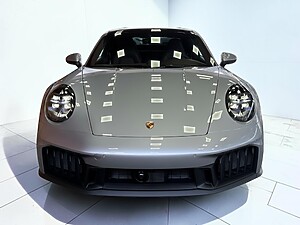 Porsche 911 Carrera 4 GTS foto 2