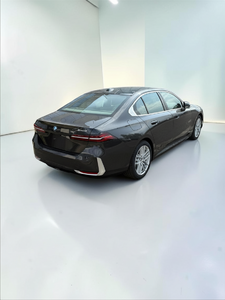 BMW 550e xDrive Sedan foto 5