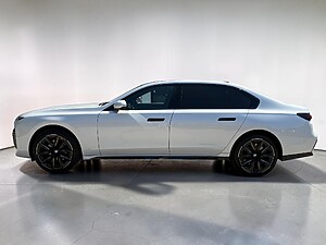 BMW 740d xDrive Sedan foto 3