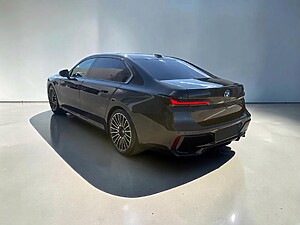 BMW 740d xDrive Sedan foto 4