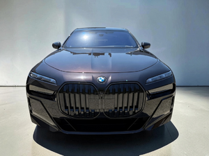 BMW 740d xDrive Sedan foto 2